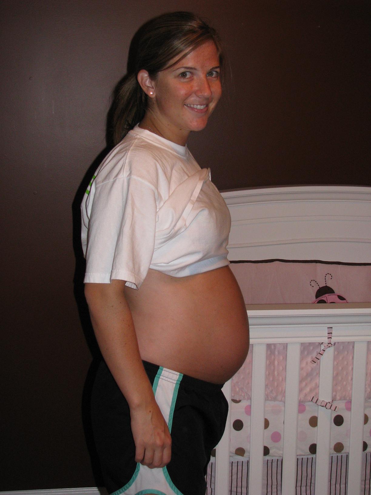 23 недели живот фото. Живот на 22 неделе беременности. Животик на 22 неделе беременности. Ребёнок в 22 недели беременности.